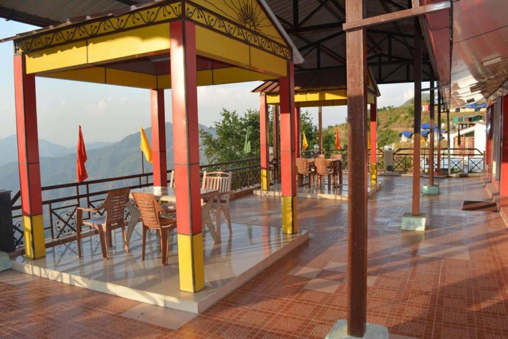 Hotel Crystal Palace Dhanaulti Bagian luar foto