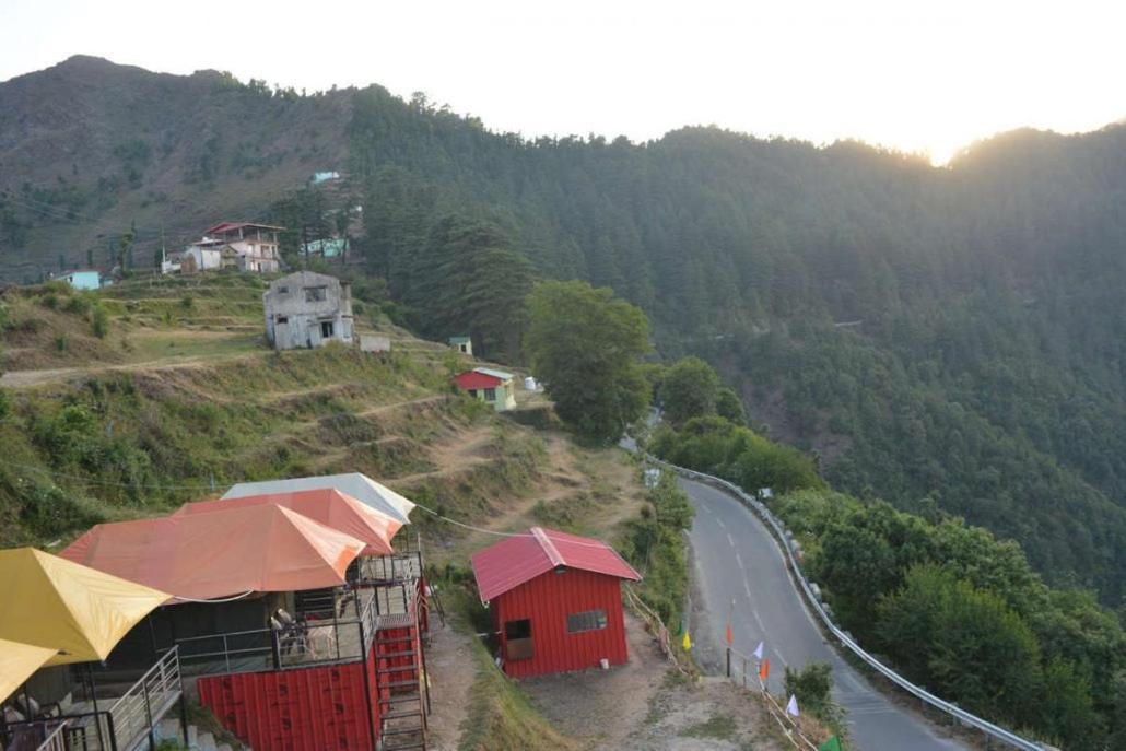 Hotel Crystal Palace Dhanaulti Bagian luar foto