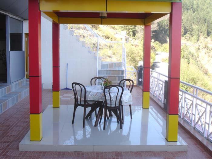 Hotel Crystal Palace Dhanaulti Bagian luar foto