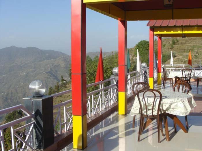 Hotel Crystal Palace Dhanaulti Bagian luar foto