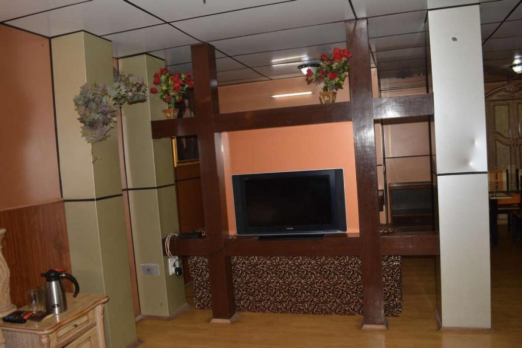 Hotel Crystal Palace Dhanaulti Bagian luar foto